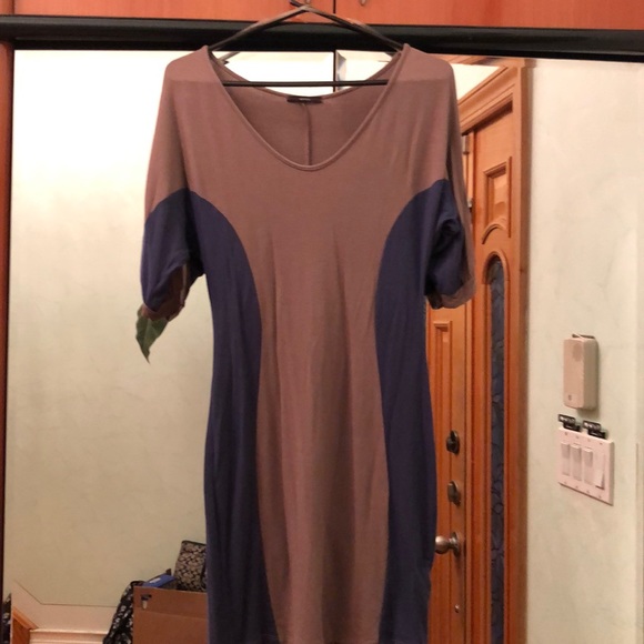 Soprano Dresses & Skirts - Cute dress , 1/2 length sleeve. Size M